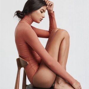Reformation Tan Ribbed Long Sleeve Mock Neck Bodysuit Small Stretch